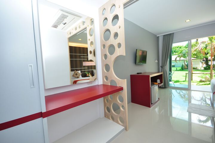Room 4 of 42