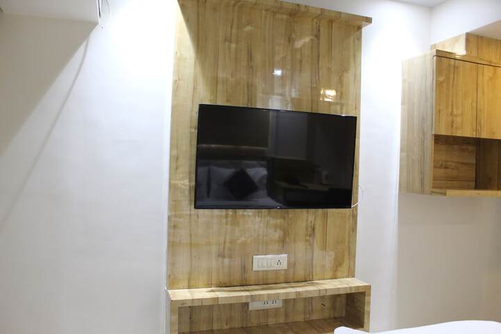 Room 5 of 7