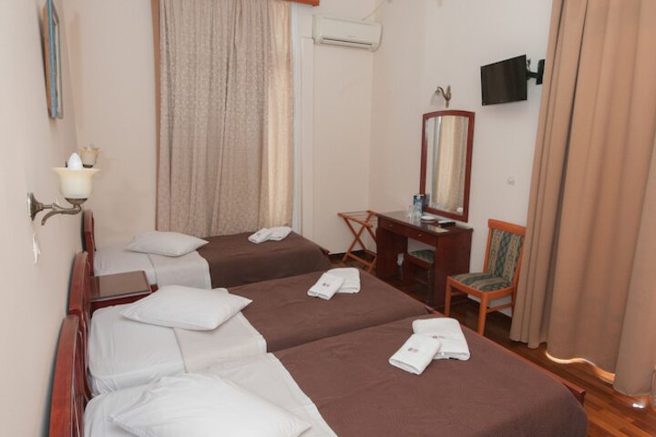 Room 33 of 152
