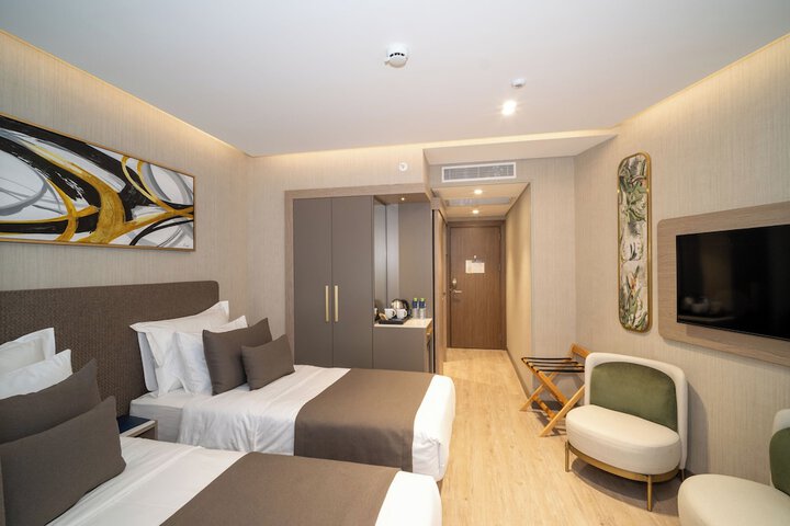 Room 76 of 170