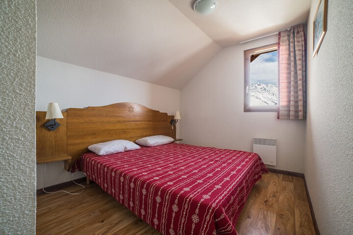 Room 5 of 42