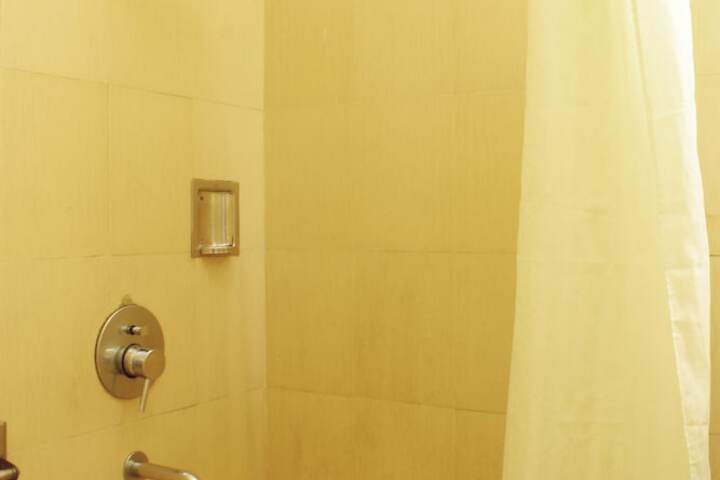 Room 18 of 33