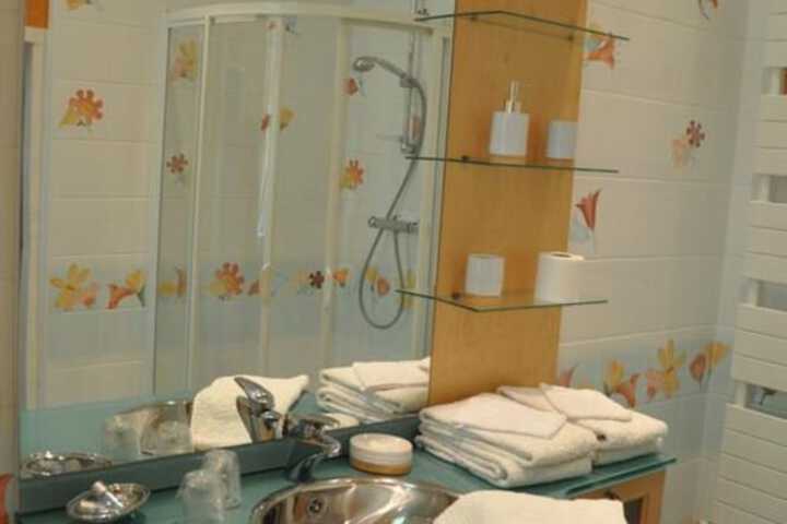 Room 18 of 18