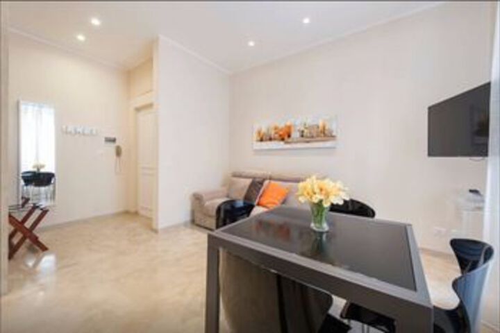 Room 14 of 28