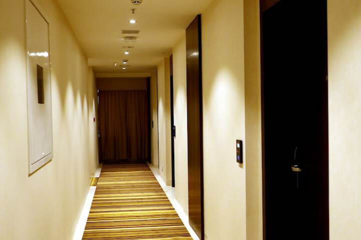 Ballroom/Hall 26 of 37