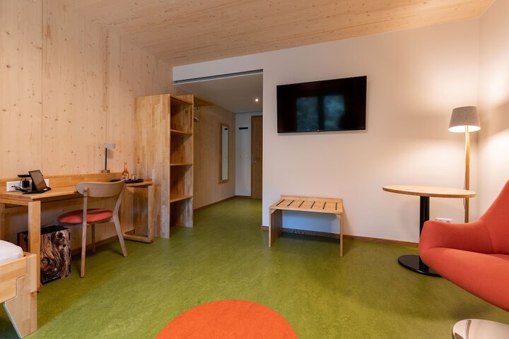 Room 5 of 48