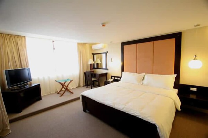 Room 5 of 51