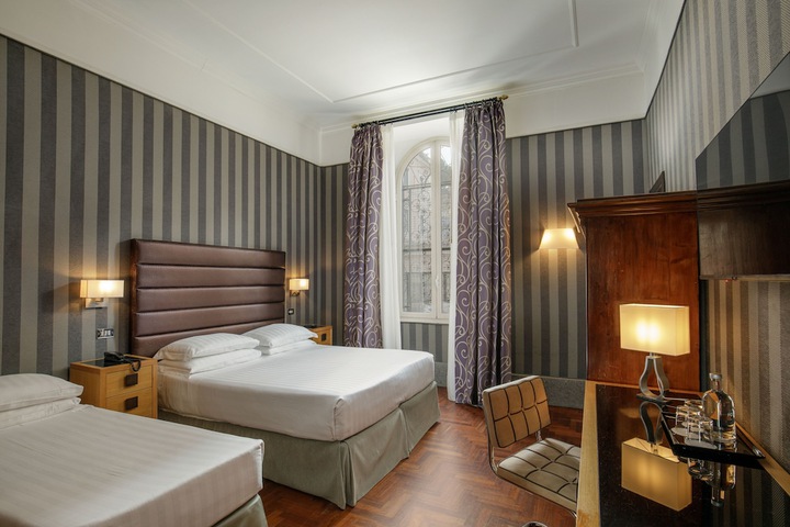 Room 42 of 95