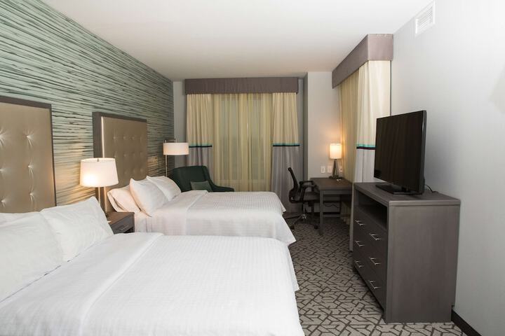 Room 12 of 25