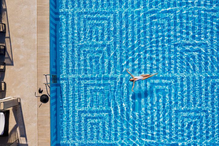 Pool 76 of 162