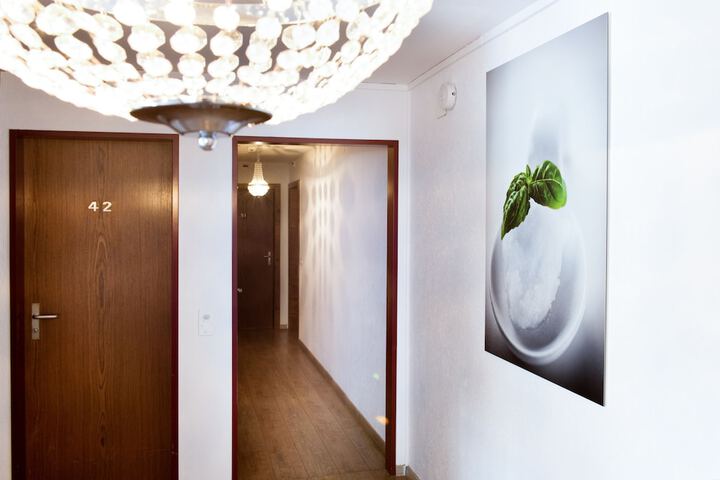 Ballroom/Hall 34 of 40