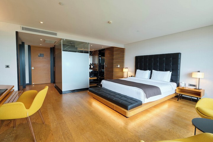 Room 92 of 203