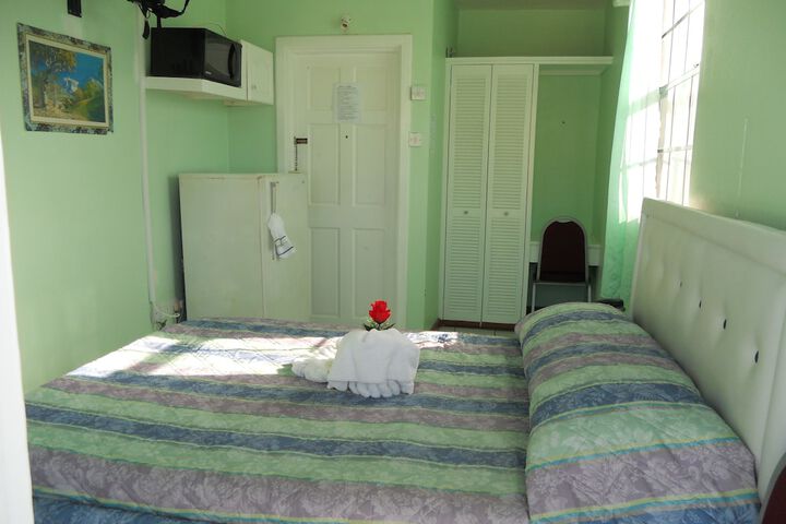 Room 5 of 43