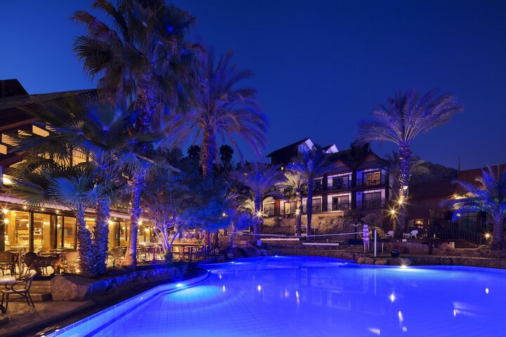 Pool 54 of 90
