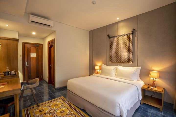 Room 12 of 119