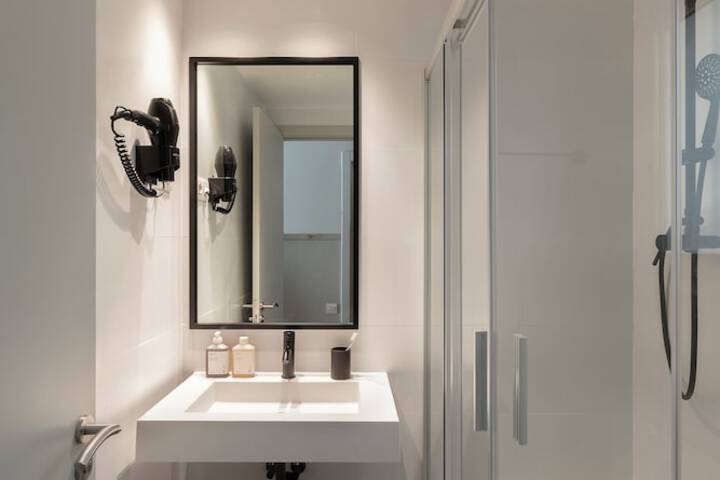 Room 15 of 26