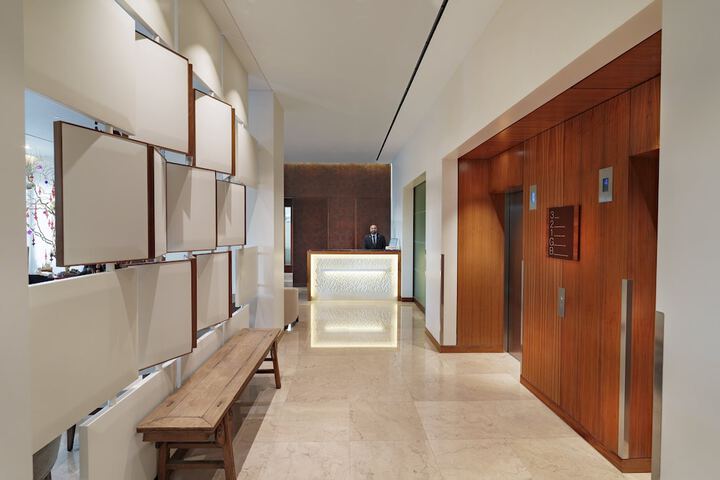 Entrance & Lobby