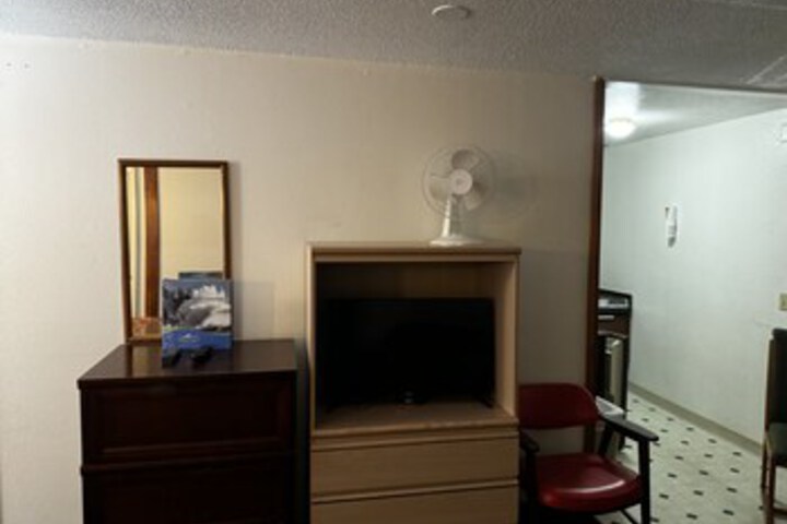 Room 34 of 168