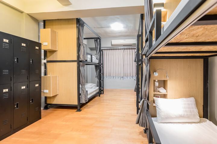 Room 6 of 34
