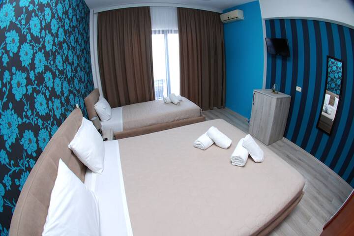 Room 32 of 86