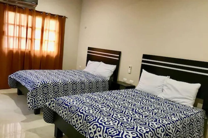 Room 10 of 38