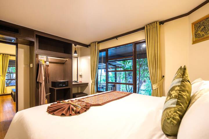 Room 45 of 179