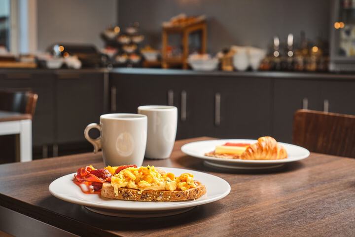 Breakfast/Coffee Service 31 of 38