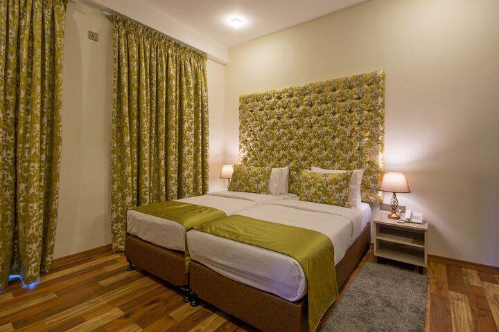 Room 12 of 85