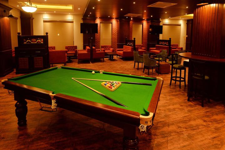 Lounge 46 of 60