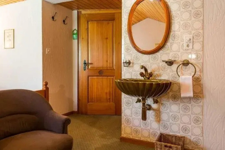 Room 7 of 30