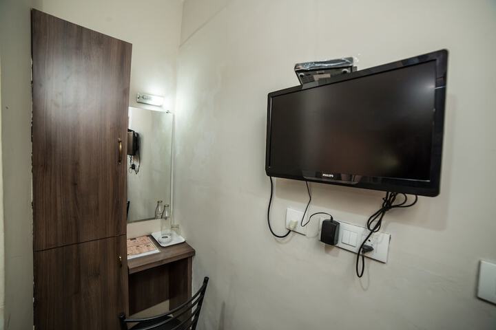 Room 28 of 41