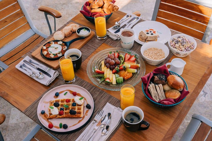 Breakfast/Coffee Service 99 of 195