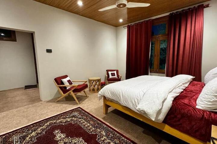 Room 9 of 24