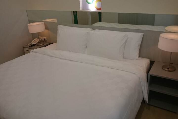 Room 16 of 33