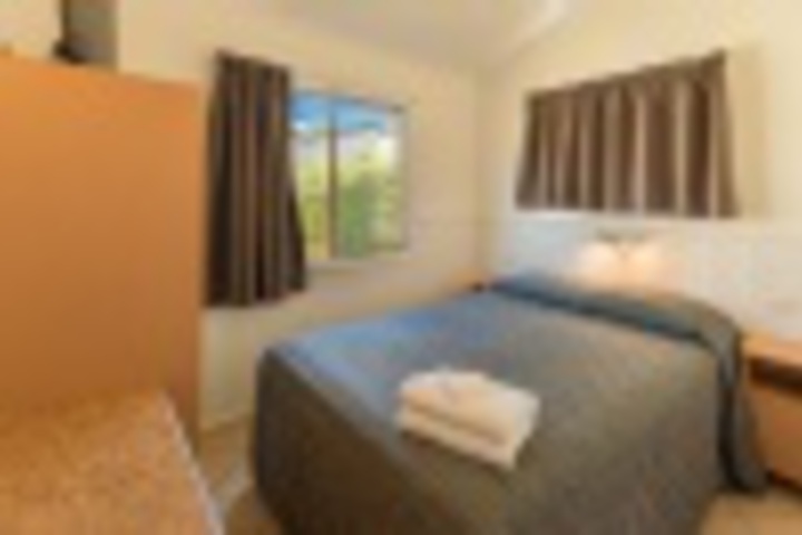 Room 400 of 624
