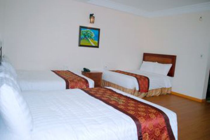 Room 7 of 33