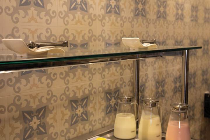Dining 79 of 87