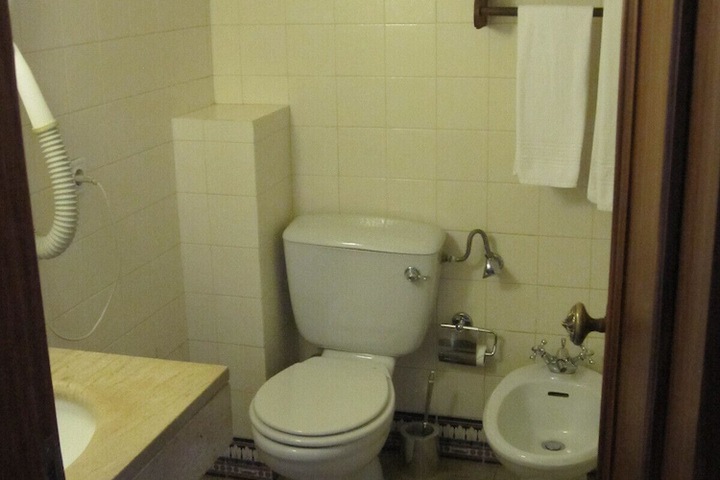 Room 43 of 98