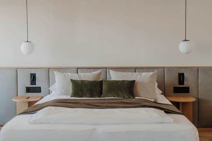 Room 14 of 66