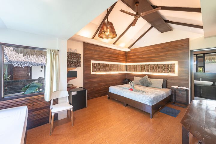 Room 4 of 169