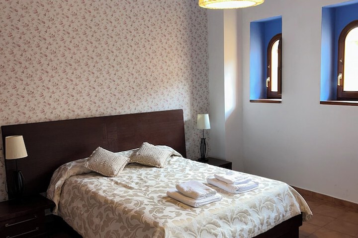 Room 17 of 38