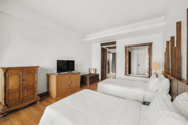 Room 26 of 144