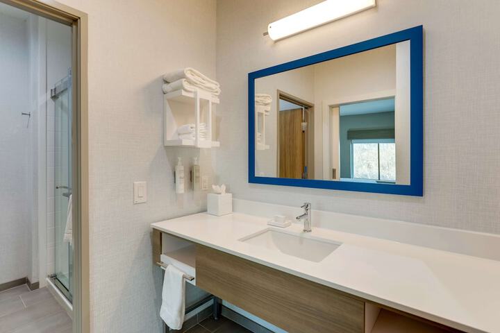2 Queen Beds Hearing Accessible (4 of 30)