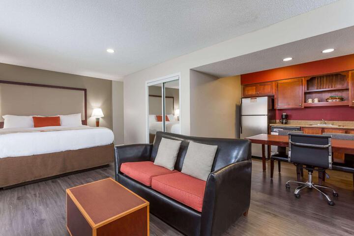 1 King Bed Mobility Accessible (5 of 7)