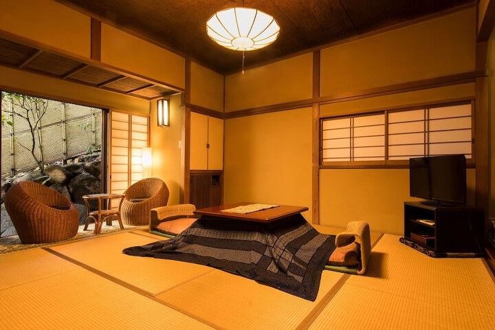 Room 13 of 62
