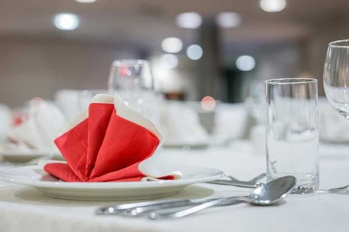 Dining 42 of 58