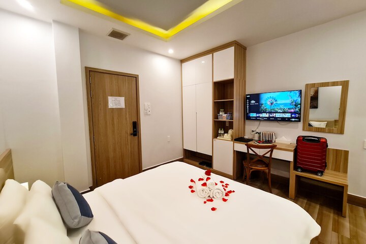 Room 10 of 27