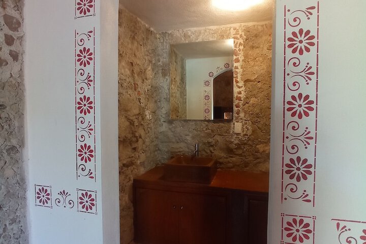Room 7 of 19
