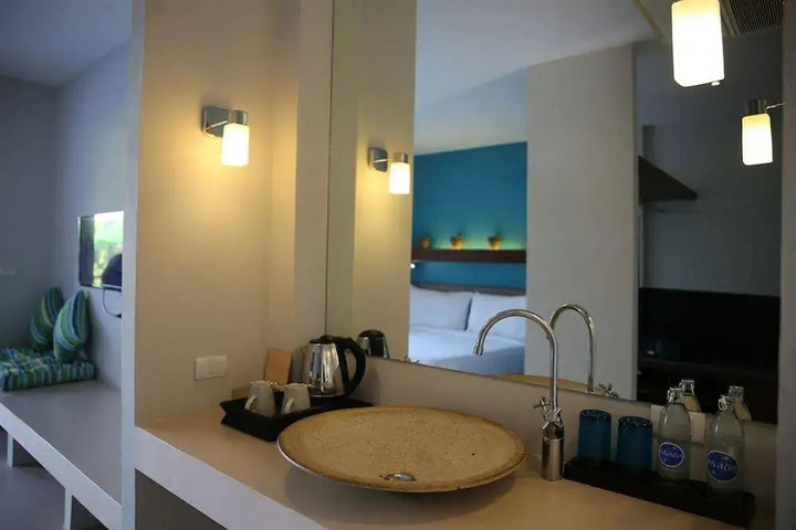 Room 7 of 25