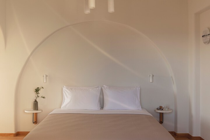 Room 10 of 84